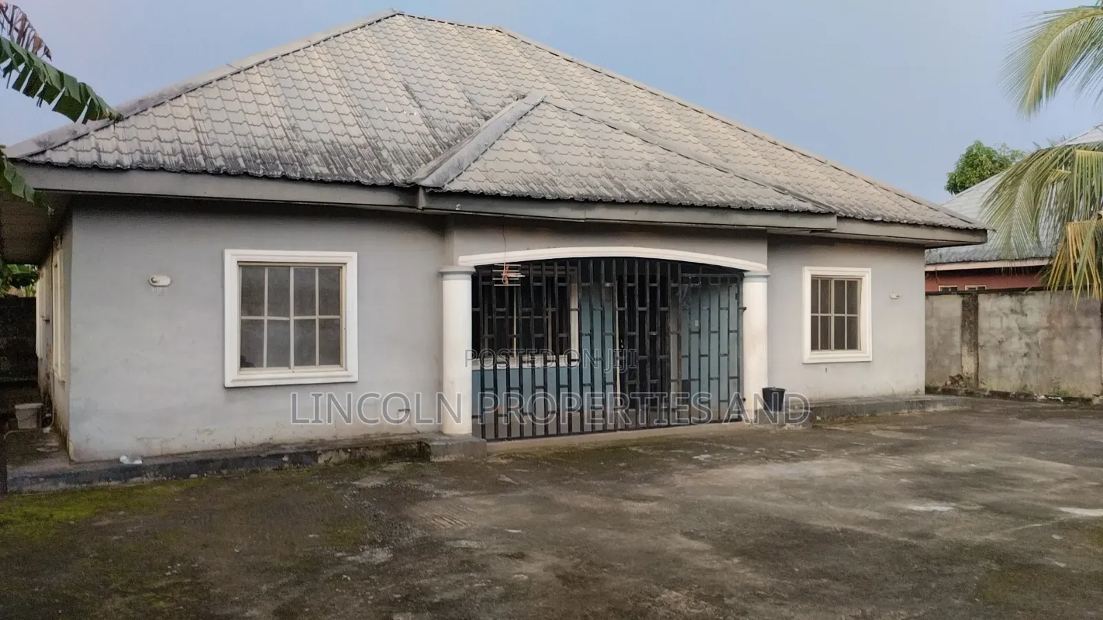 3bdrm Bungalow in 25Th Anniversary for sale in Uyo