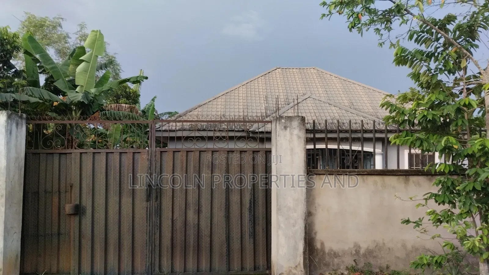 3bdrm Bungalow in 25Th Anniversary for sale in Uyo