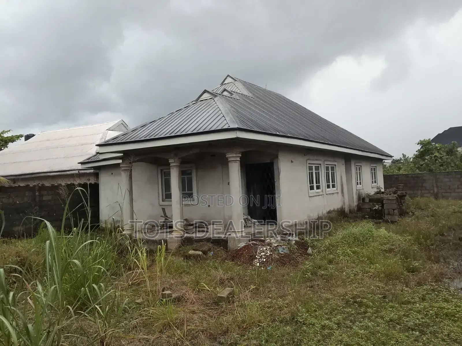 3bedroom Flat (Uncompleted) on 1plot of Land in Port-Harcourt