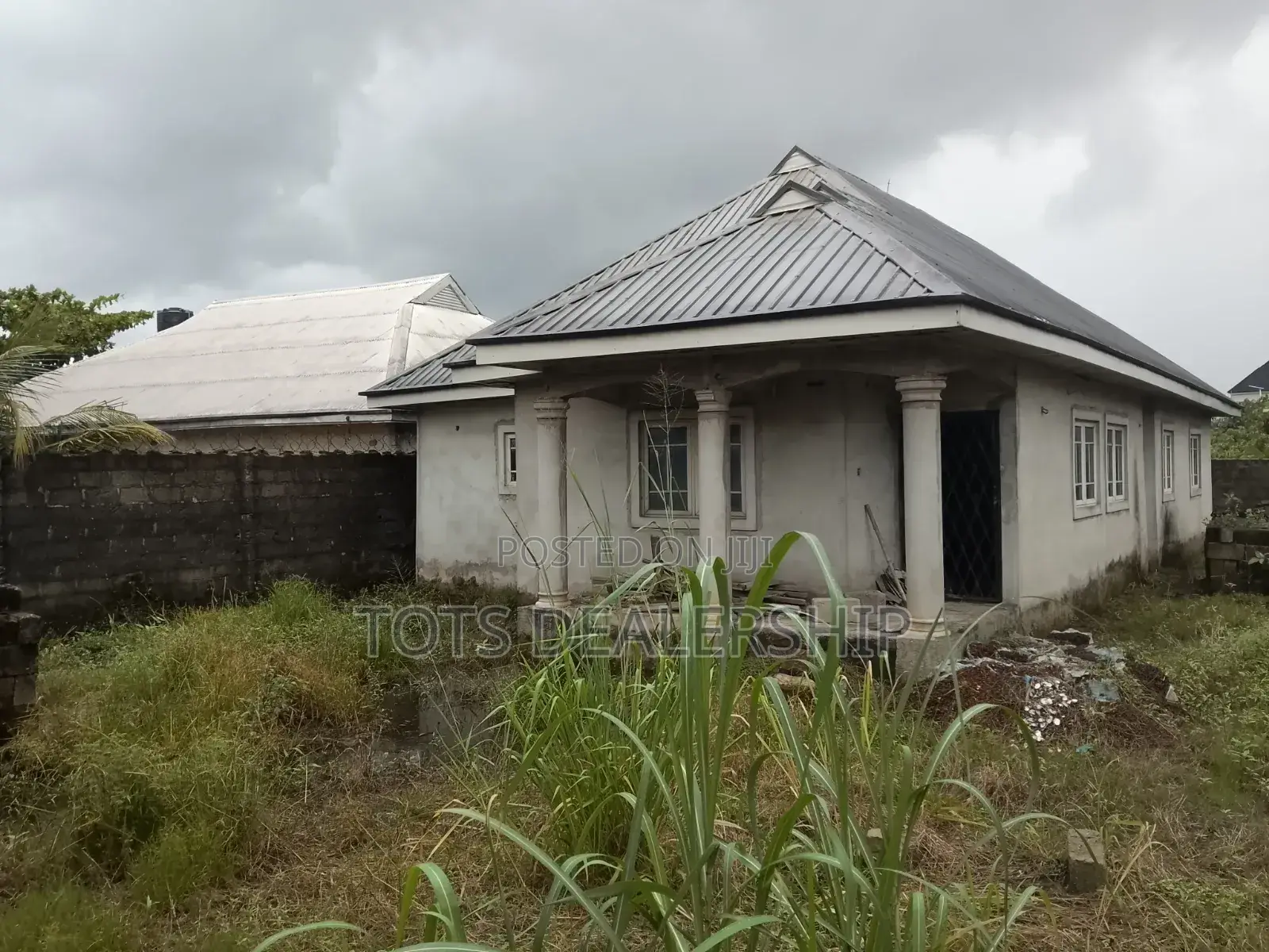 3bedroom Flat (Uncompleted) on 1plot of Land in Port-Harcourt