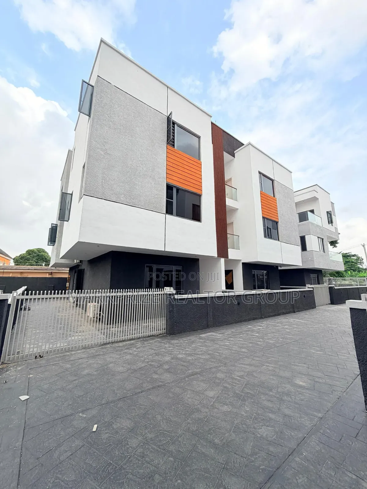 4bdrm Duplex in Adeniyi Jones Ikeja for sale in Adeniyi Jones