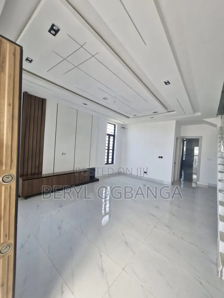 4bdrm Duplex in Ado / Ajah for sale in Ado / Ajah