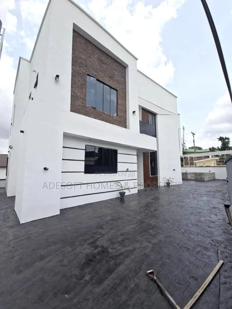 4bdrm Duplex in Agodi Gra, Ibadan for sale in Agodi