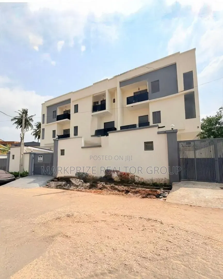 4bdrm Duplex in Obanikoro Lagos for sale in Obanikoro