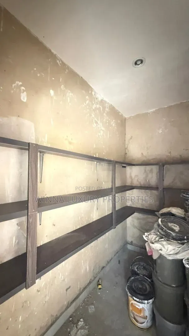 5bdrm Duplex in Basic Estate, for sale in Lokogoma
