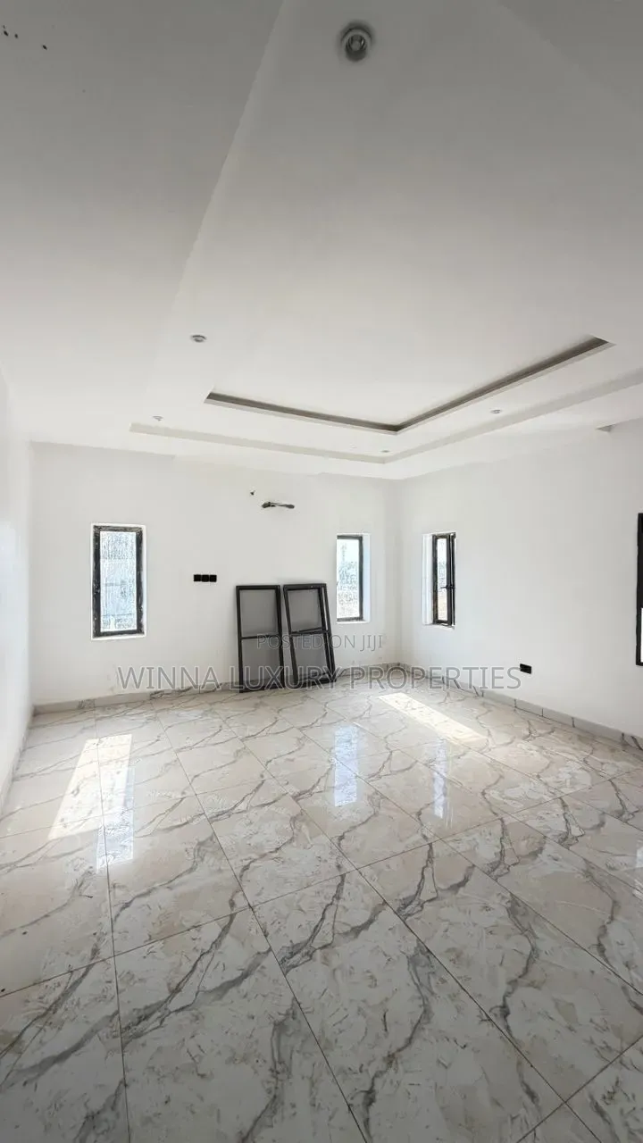 5bdrm Duplex in Basic Estate, for sale in Lokogoma
