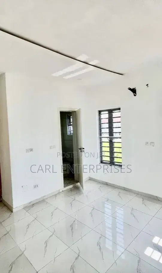 Studio Apartment in Vision Apartment, Chevron for rent in Chevron