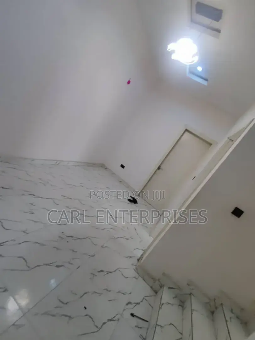 Studio Apartment in Vision Apartment, Chevron for rent in Chevron