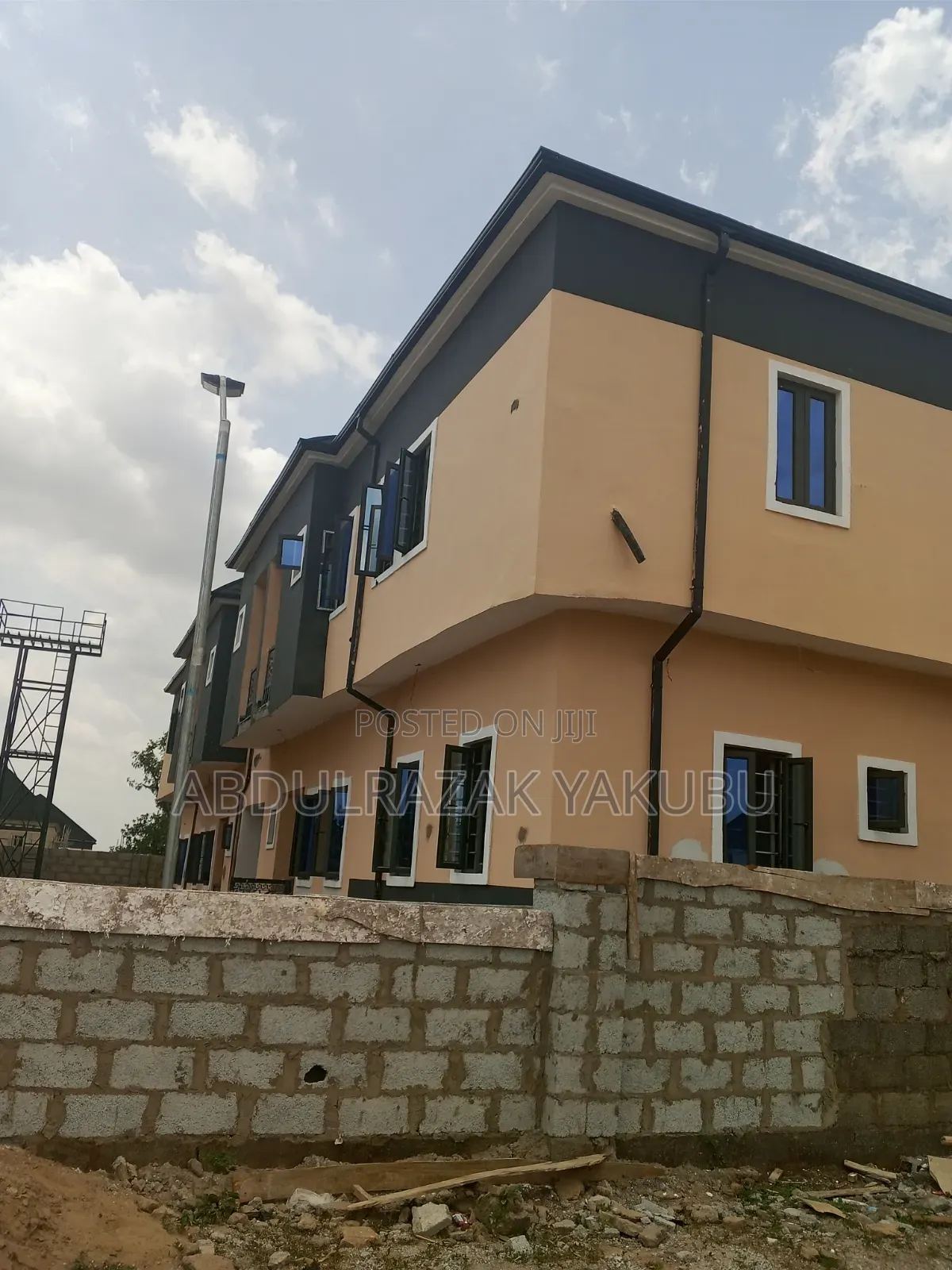2bdrm Block of Flats in Only God Is Good, Sabon Lugbe for rent in Sabon Lugbe