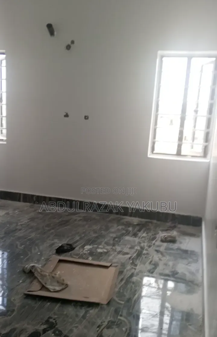 2bdrm Block of Flats in Only God Is Good, Sabon Lugbe for rent in Sabon Lugbe
