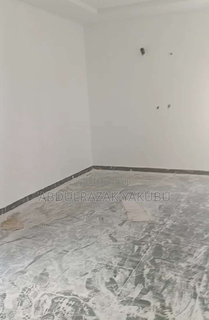 2bdrm Block of Flats in Only God Is Good, Sabon Lugbe for rent in Sabon Lugbe