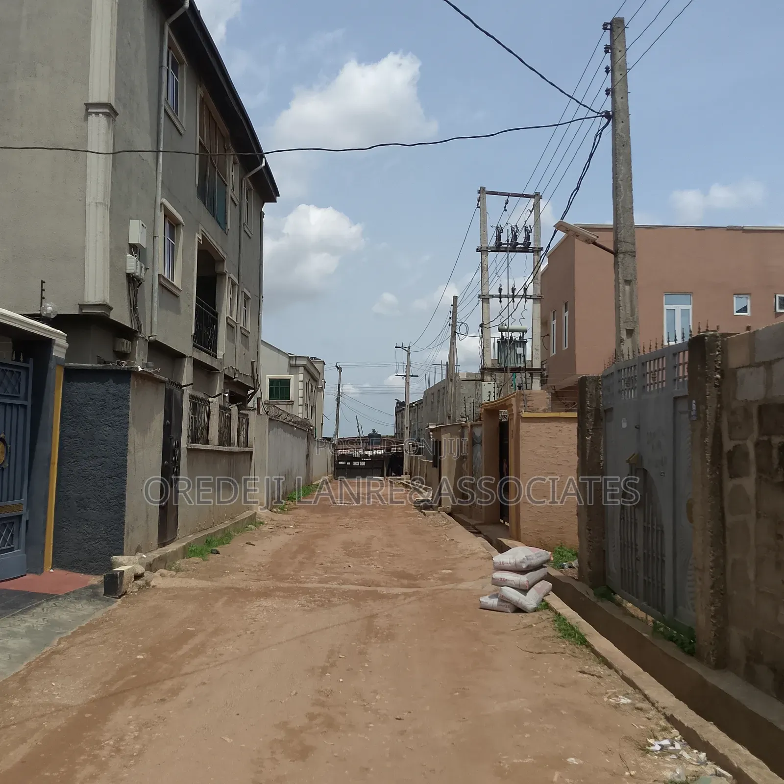 Affordable Secured Plots in an Estate at Meran in Meiran