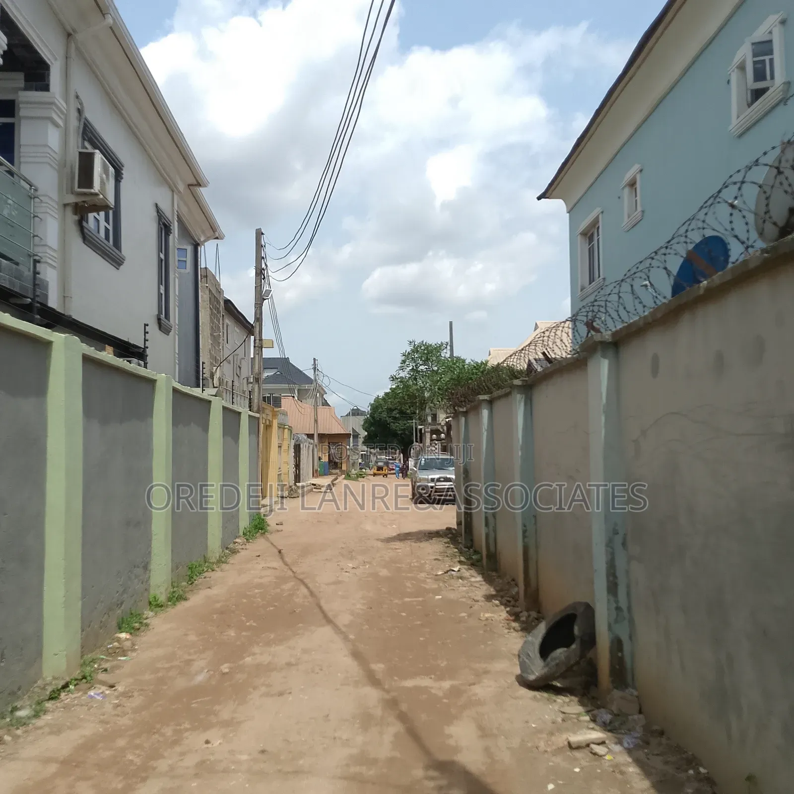 Affordable Secured Plots in an Estate at Meran in Meiran