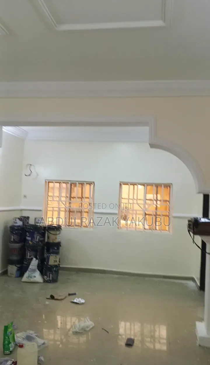 3bdrm Block of Flats in Sunnyside Homes, Sabon Lugbe for rent in Sabon Lugbe