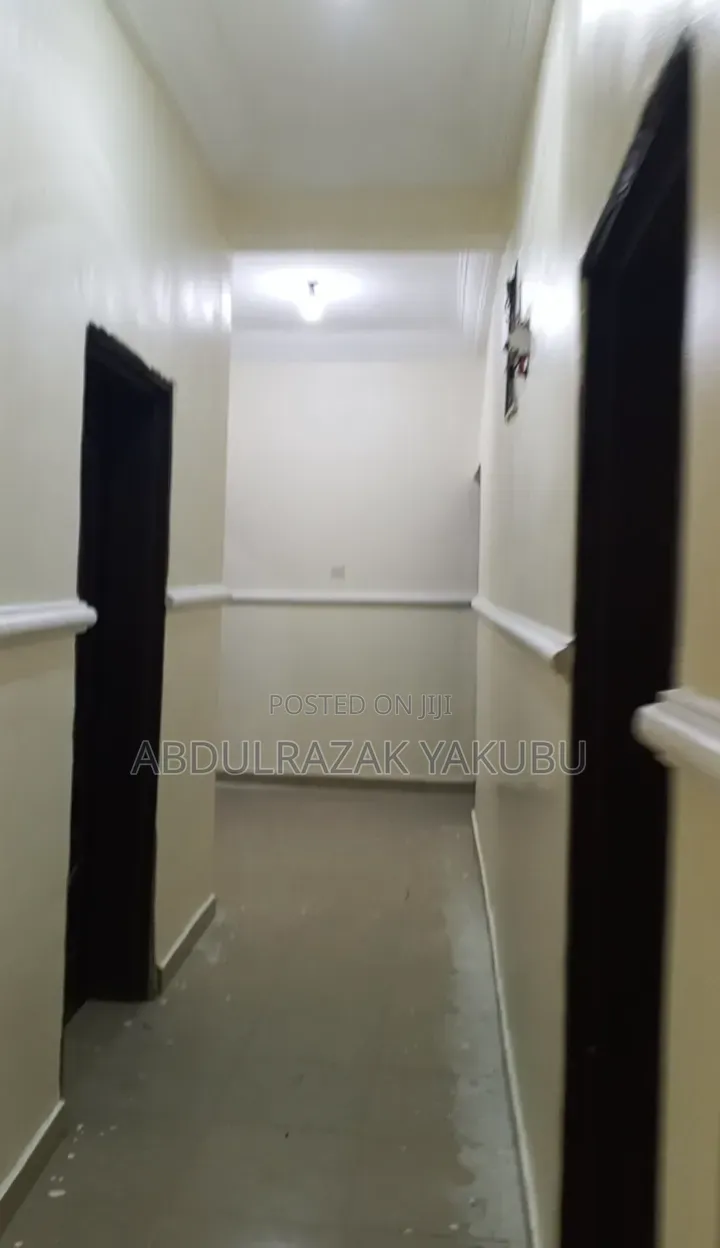 3bdrm Block of Flats in Sunnyside Homes, Sabon Lugbe for rent in Sabon Lugbe