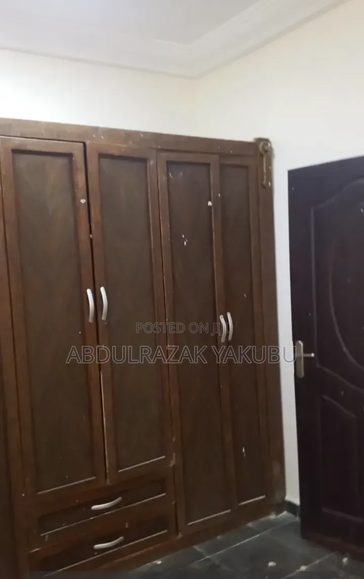 3bdrm Block of Flats in Sunnyside Homes, Sabon Lugbe for rent in Sabon Lugbe