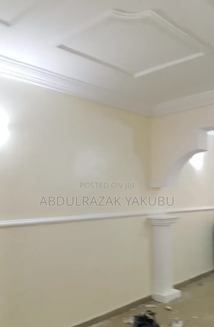 3bdrm Block of Flats in Sunnyside Homes, Sabon Lugbe for rent in Sabon Lugbe