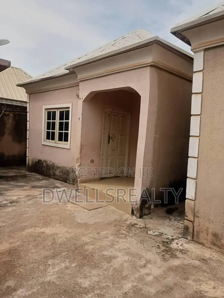 2bdrm Bungalow in Abacha Road Abuja, Karu for sale in Karu