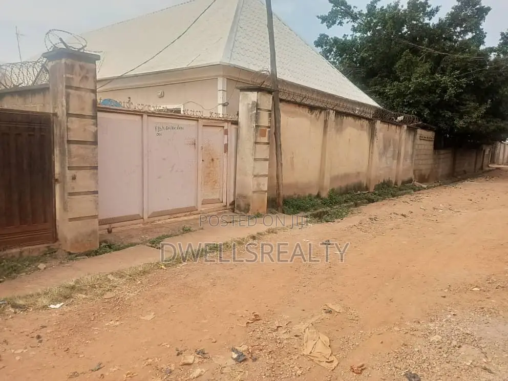 2bdrm Bungalow in Abacha Road Abuja, Karu for sale in Karu