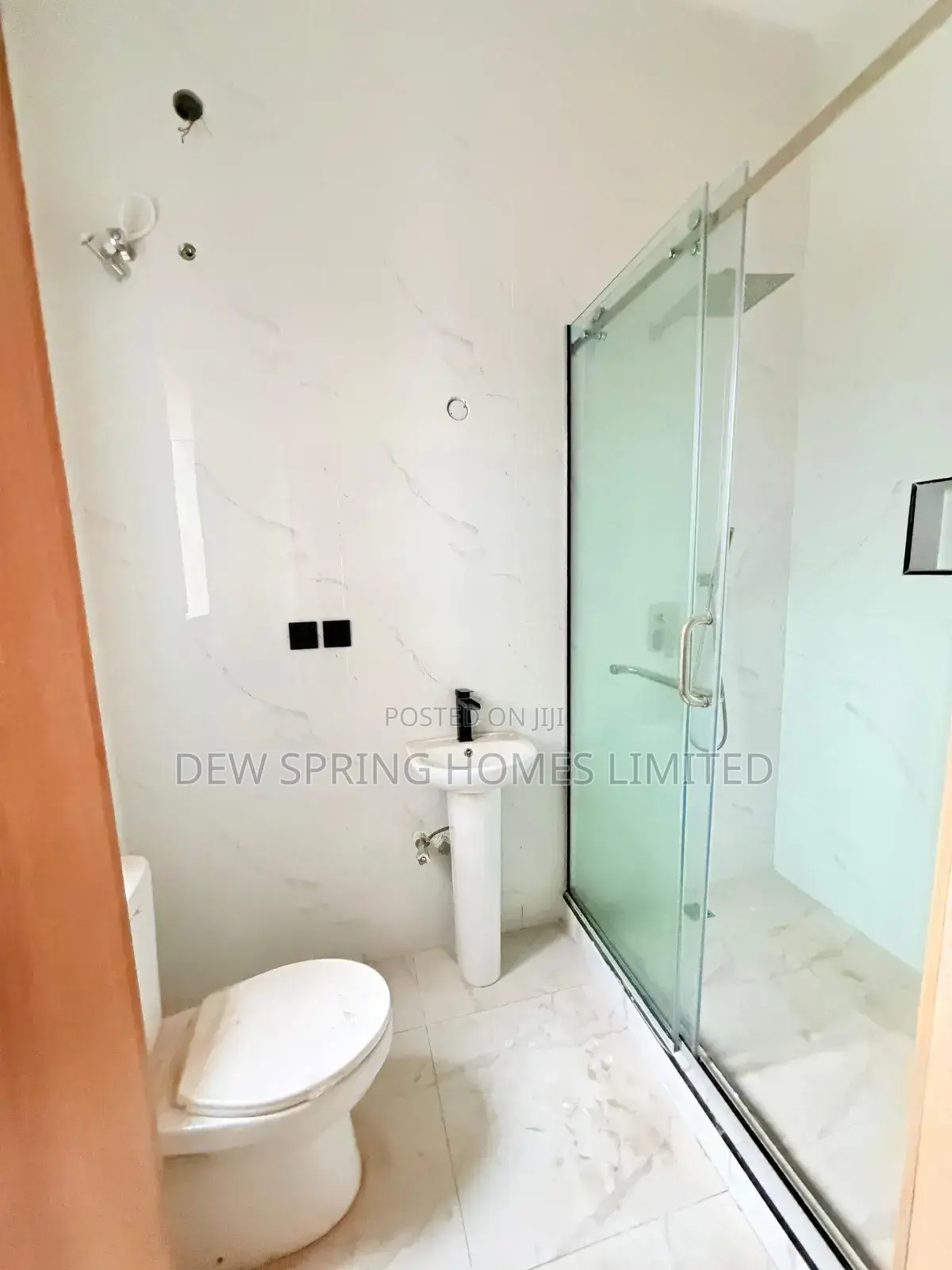 5bdrm Duplex in Magodo Phase 1 for sale in Magodo Isheri