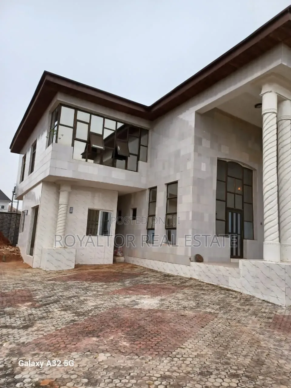 6bdrm Duplex in Royaltor Real Estate, Benin City for sale in Benin City
