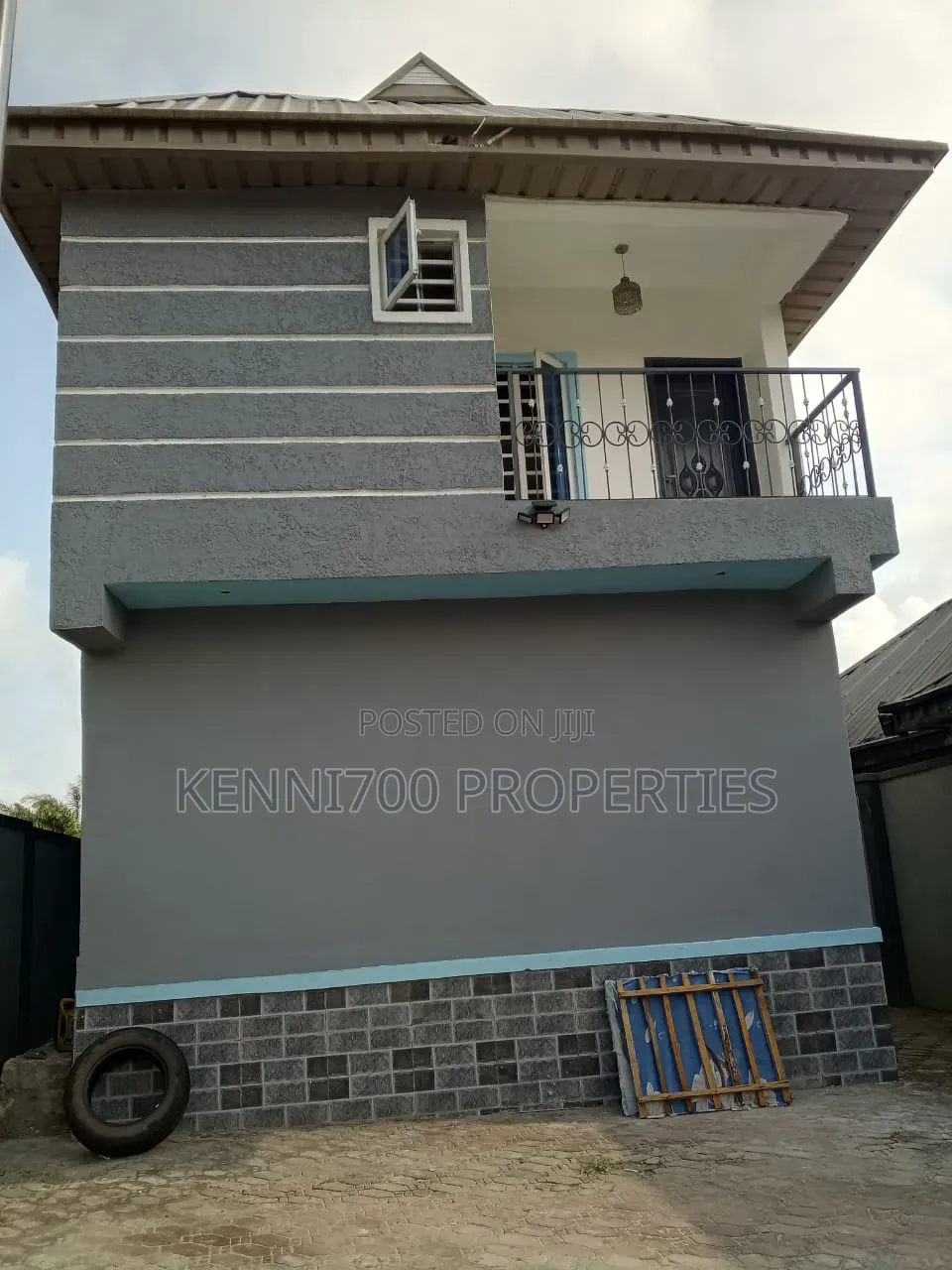 6bdrm Block of Flats in Araromi, Elemoro for sale in Elemoro