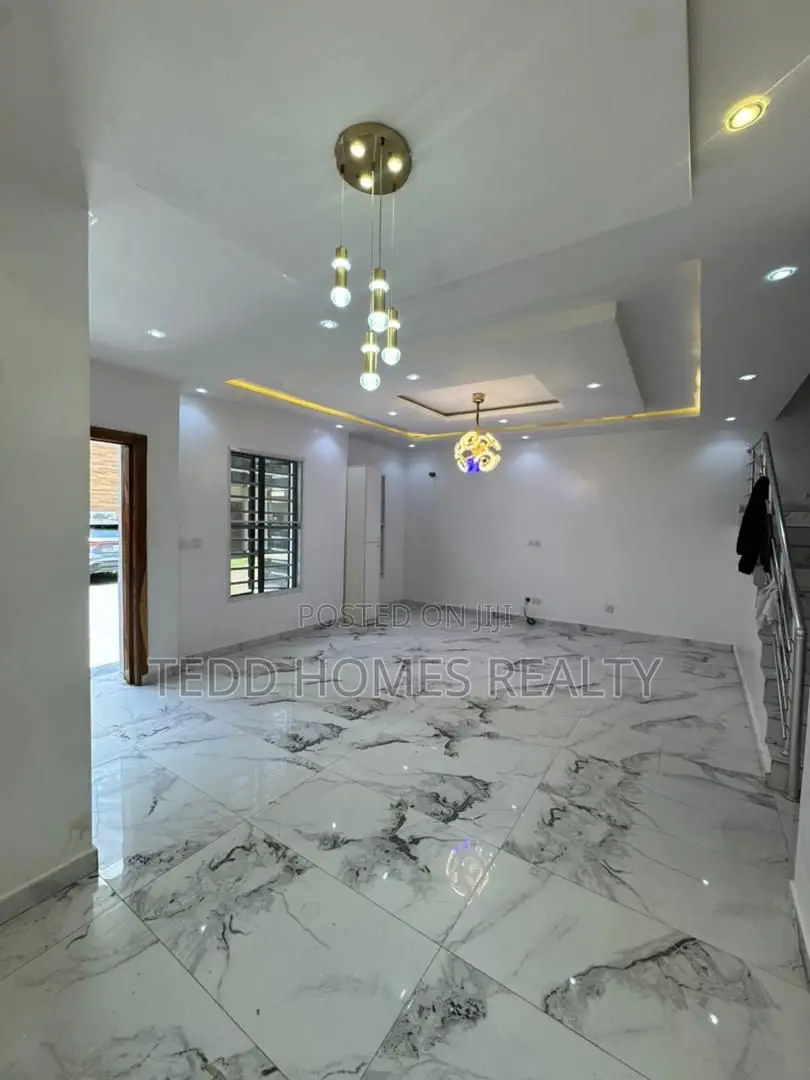 5bdrm Duplex in Ikate for rent in Ikate