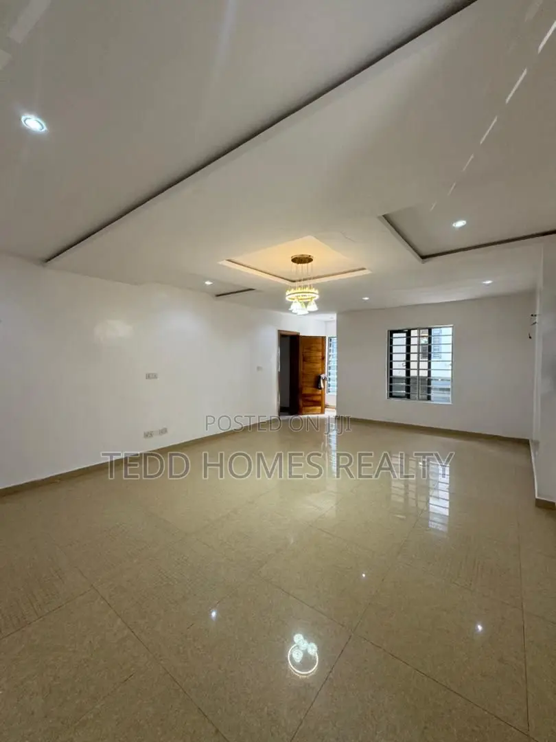 5bdrm Duplex in Ikate for rent in Ikate