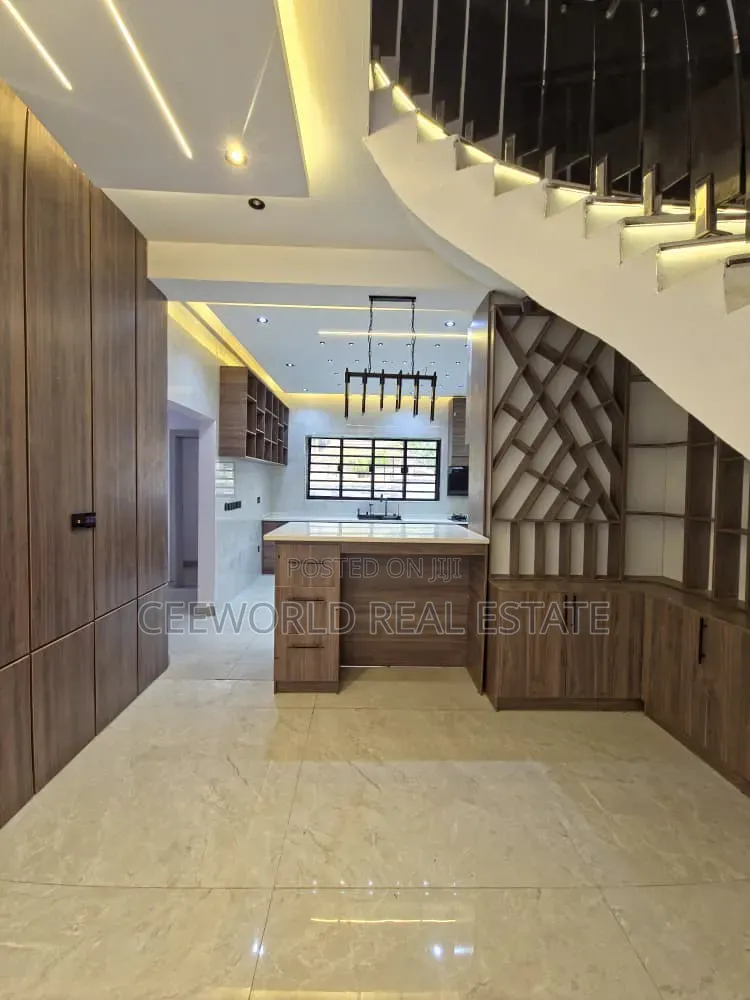 5bdrm Duplex in Onikoko Agodi Gra for sale in Agodi