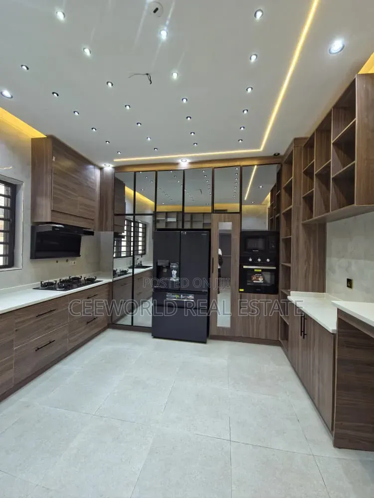 5bdrm Duplex in Onikoko Agodi Gra for sale in Agodi