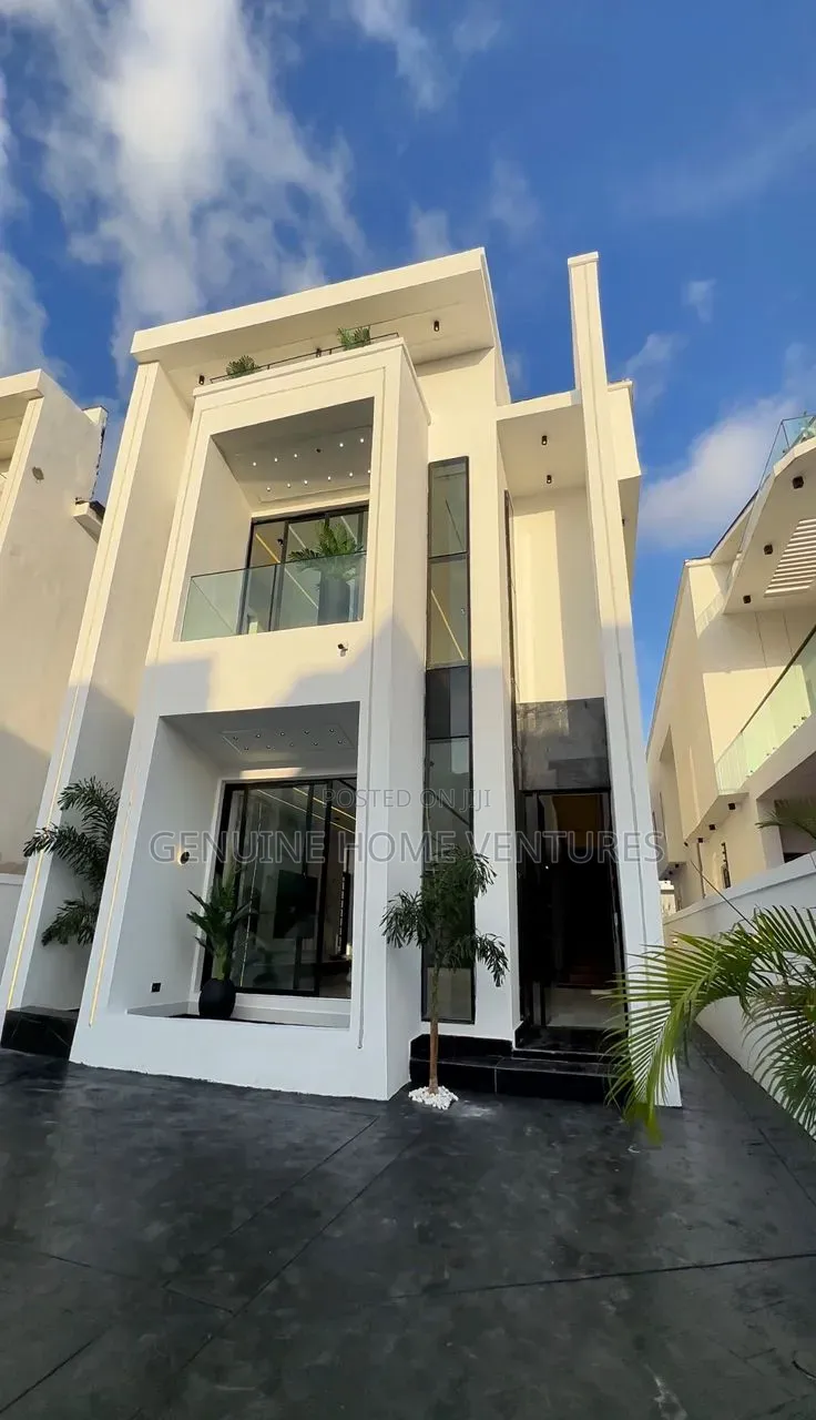 5bdrm Duplex in Sangotedo for sale in Sangotedo