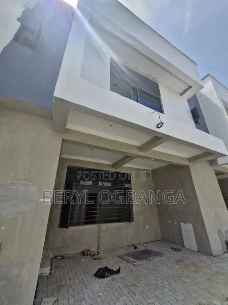 4bdrm Duplex in Ado / Ajah for sale in Ado / Ajah