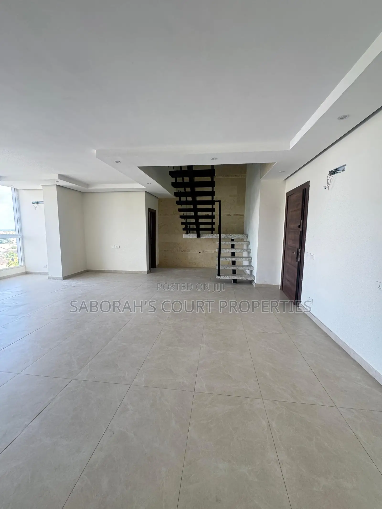 4bdrm Penthouse in Ademola Adetokunbo for sale in Ademola Adetokunbo