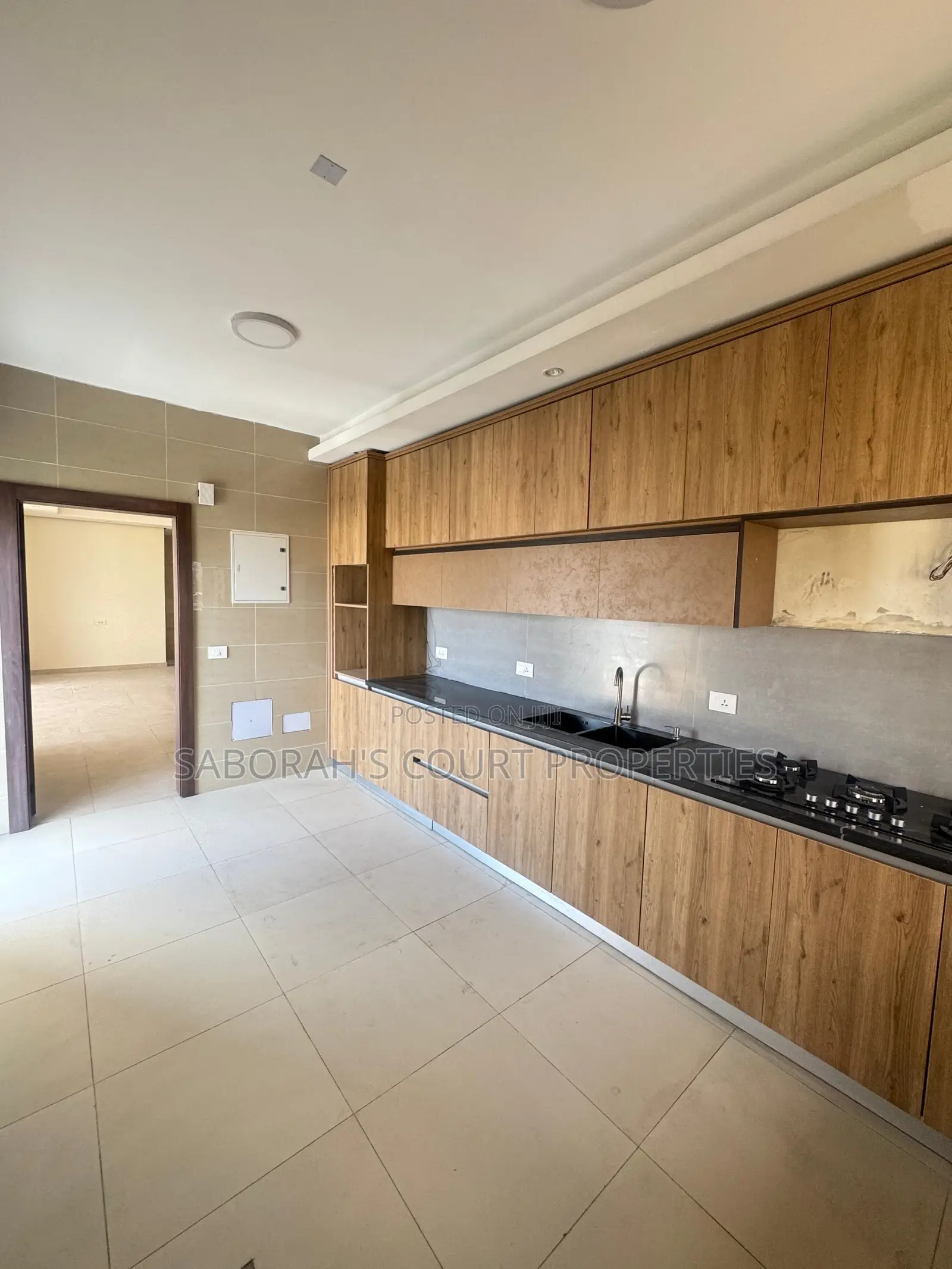 4bdrm Penthouse in Ademola Adetokunbo for sale in Ademola Adetokunbo