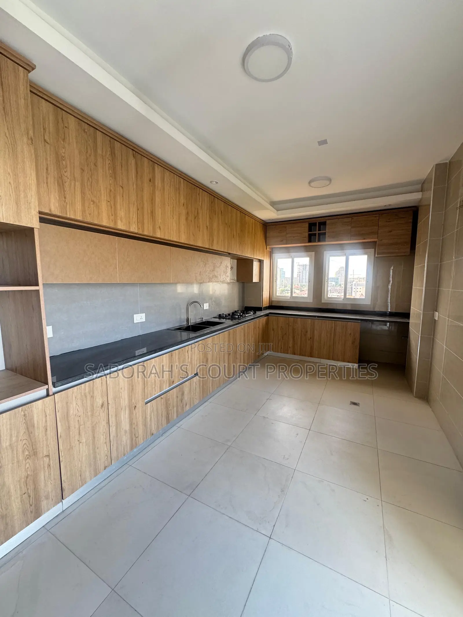 4bdrm Penthouse in Ademola Adetokunbo for sale in Ademola Adetokunbo