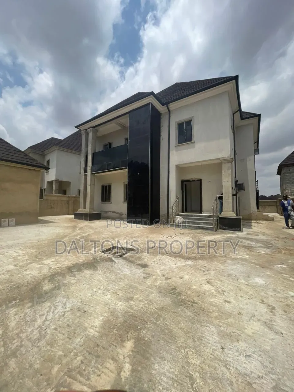 3bdrm Duplex in Sally Best, Sabon Lugbe for rent in Sabon Lugbe