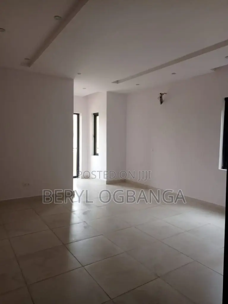 2bdrm Apartment in Ahmadu Bello Way for sale in Ahmadu Bello Way