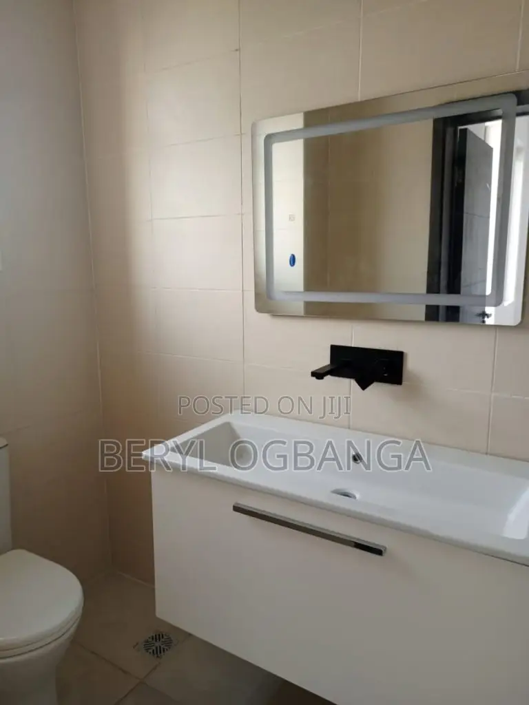 2bdrm Apartment in Ahmadu Bello Way for sale in Ahmadu Bello Way
