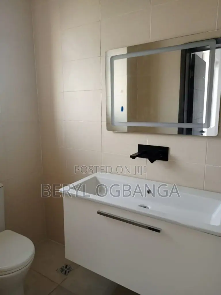 2bdrm Apartment in Ahmadu Bello Way for sale in Ahmadu Bello Way