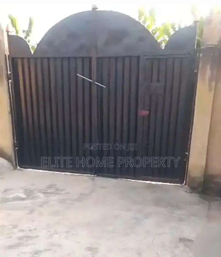 3bdrm House in White House, Abule Egba for sale in Abule Egba