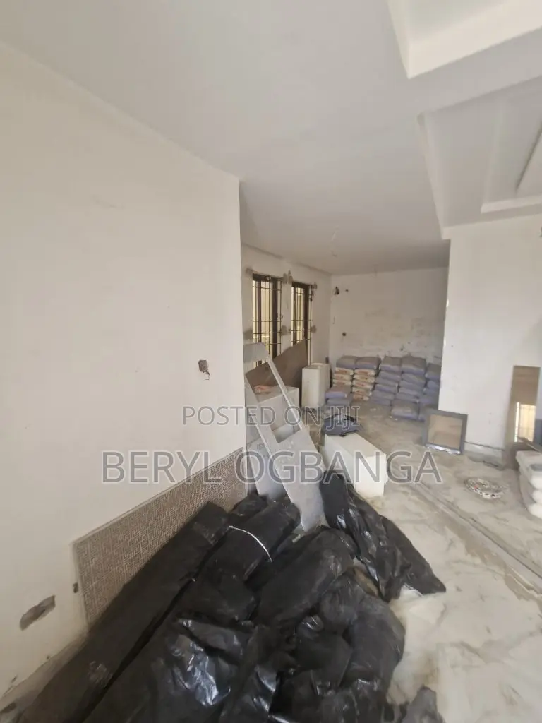 4bdrm Duplex in Lekki Phase 1 for sale in Lekki Phase 1