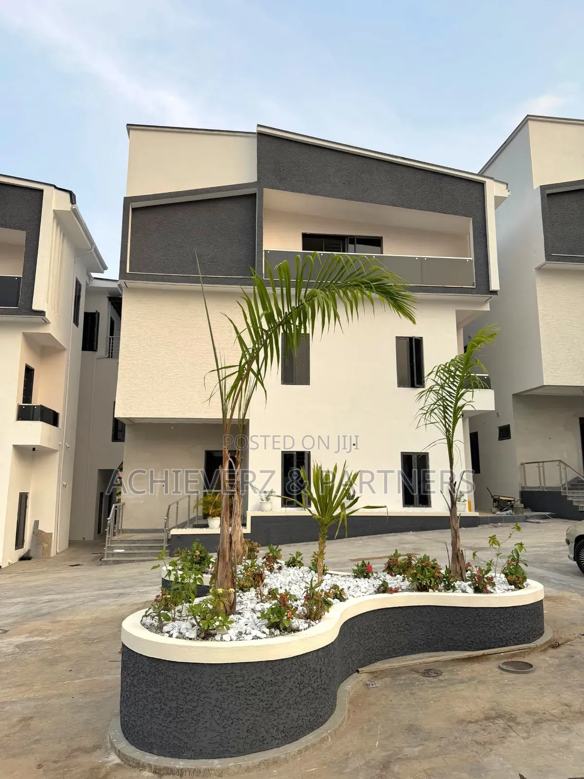 5bdrm Duplex in Asokoro for sale in Asokoro