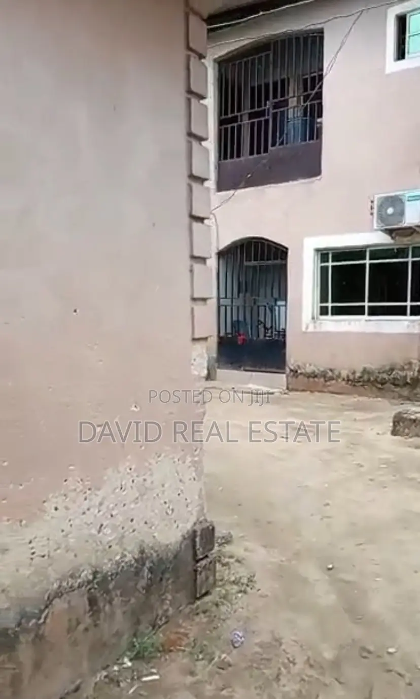 2bdrm Block of Flats in Eneka Link for sale in Eneka