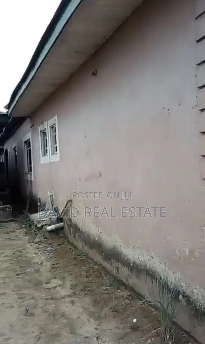 2bdrm Block of Flats in Eneka Link for sale in Eneka
