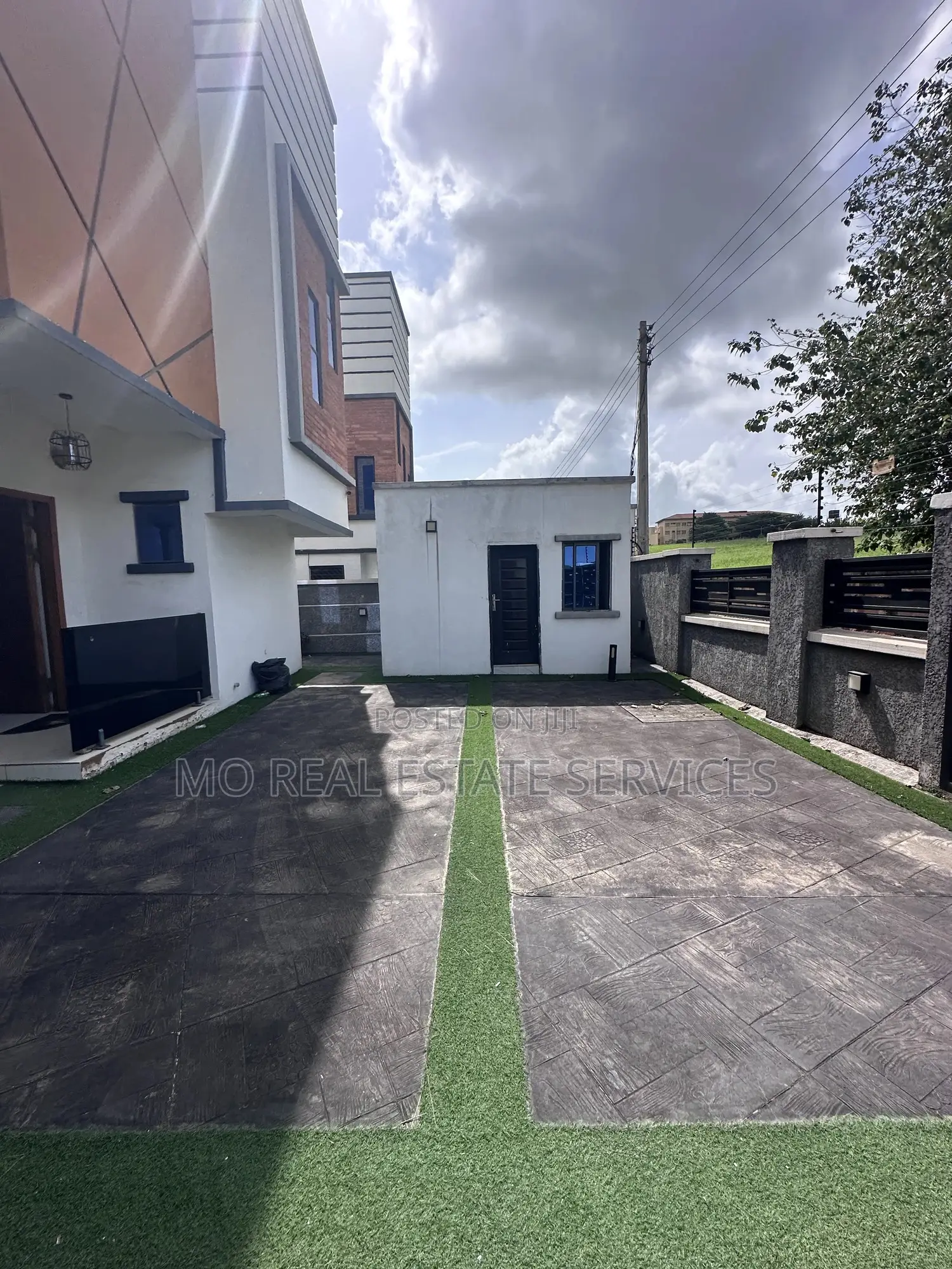 4bdrm Duplex in Olusegun Obasanjo for sale in Abeokuta South