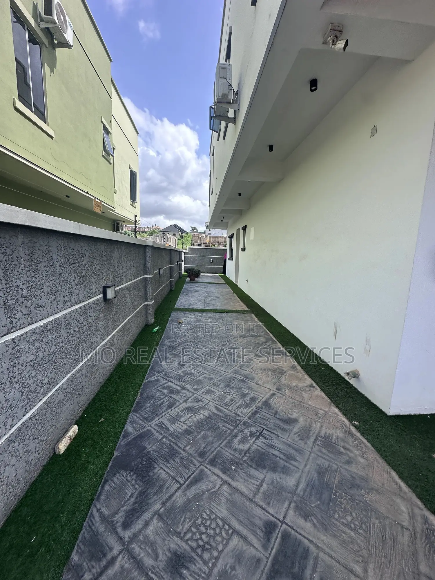 4bdrm Duplex in Olusegun Obasanjo for sale in Abeokuta South