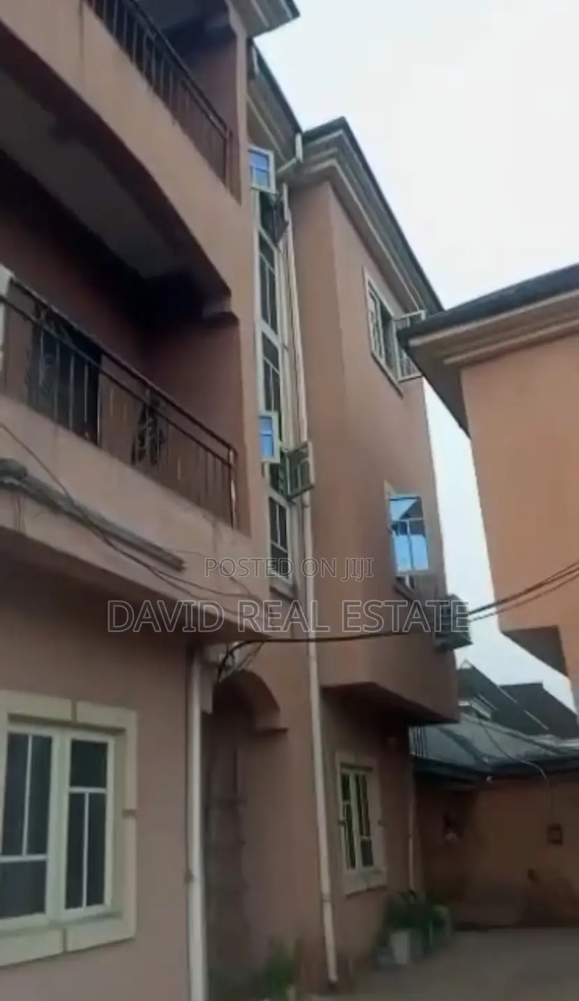 2bdrm Apartment in Iwofe, Obio-Akpor for sale in Obio-Akpor