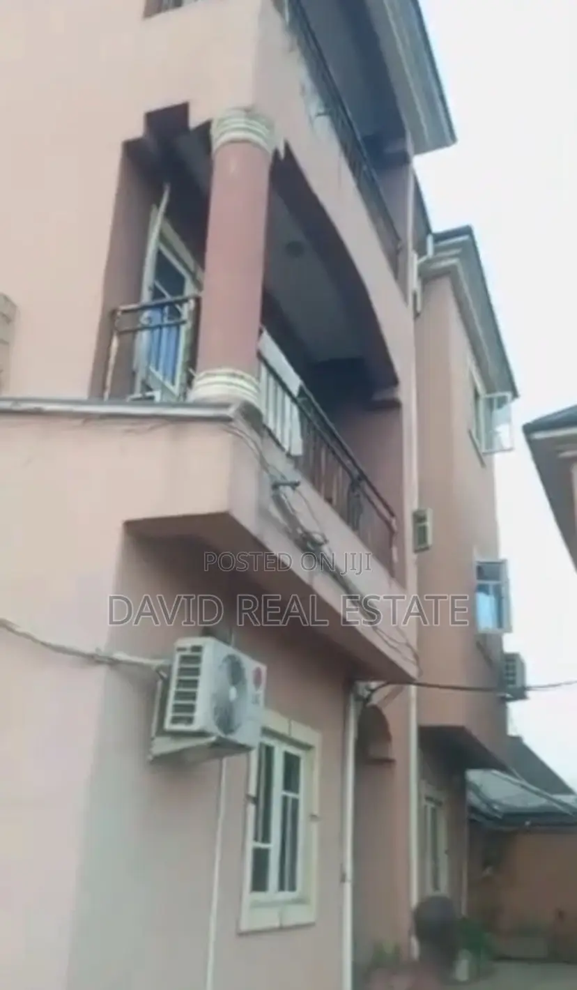 2bdrm Apartment in Iwofe, Obio-Akpor for sale in Obio-Akpor