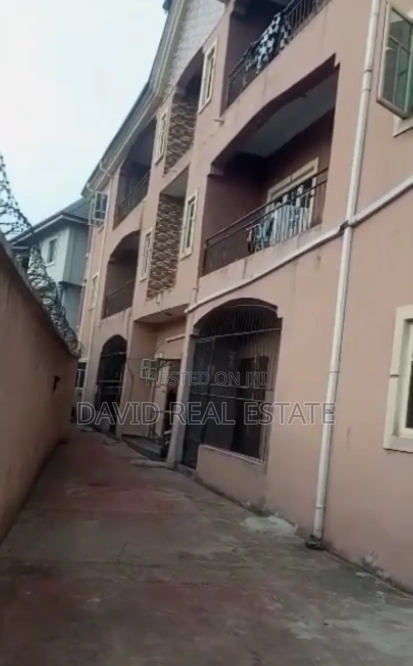 2bdrm Apartment in Iwofe, Obio-Akpor for sale in Obio-Akpor
