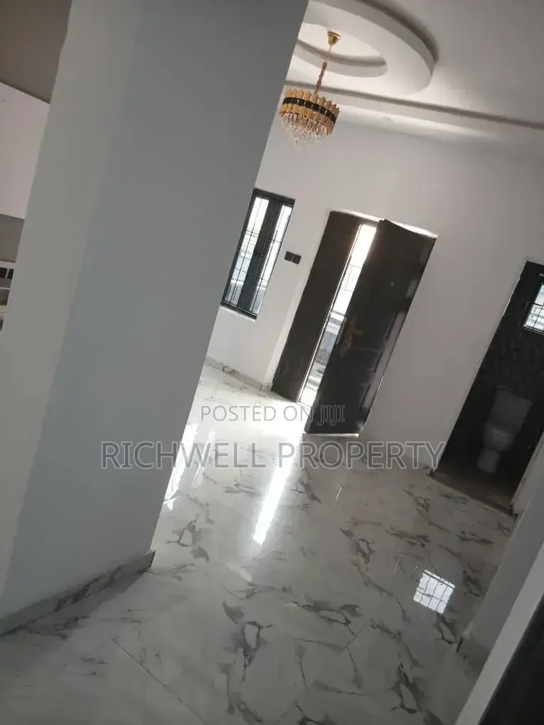 4bdrm Duplex in Elewure Opposite for sale in Ibadan